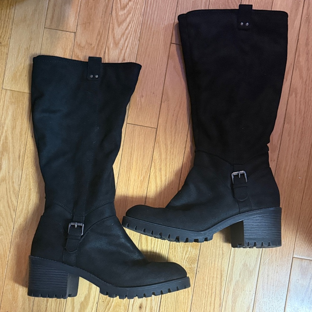Bella Vita Black Suede Heeled Boots